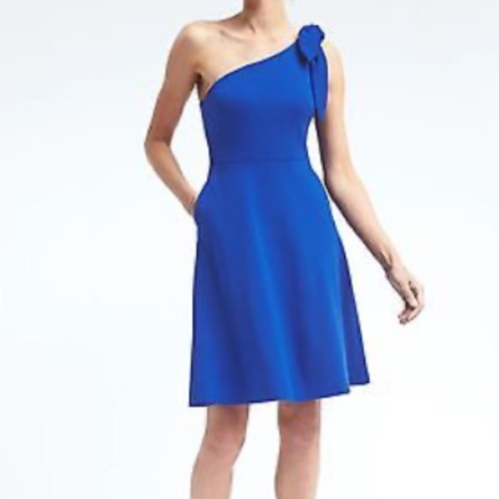 Chic One-Shoulder Blue Dress